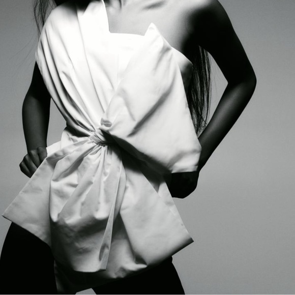 BOW FRONT TOP - Picture 3 of 13